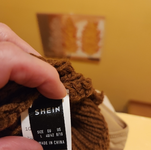 Large cropped brown sweater from Shein. - Picture 3 of 3